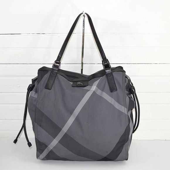 BURBERRY SIGNATURE PRINT TOTE #126-65 - Picture 1 of 8